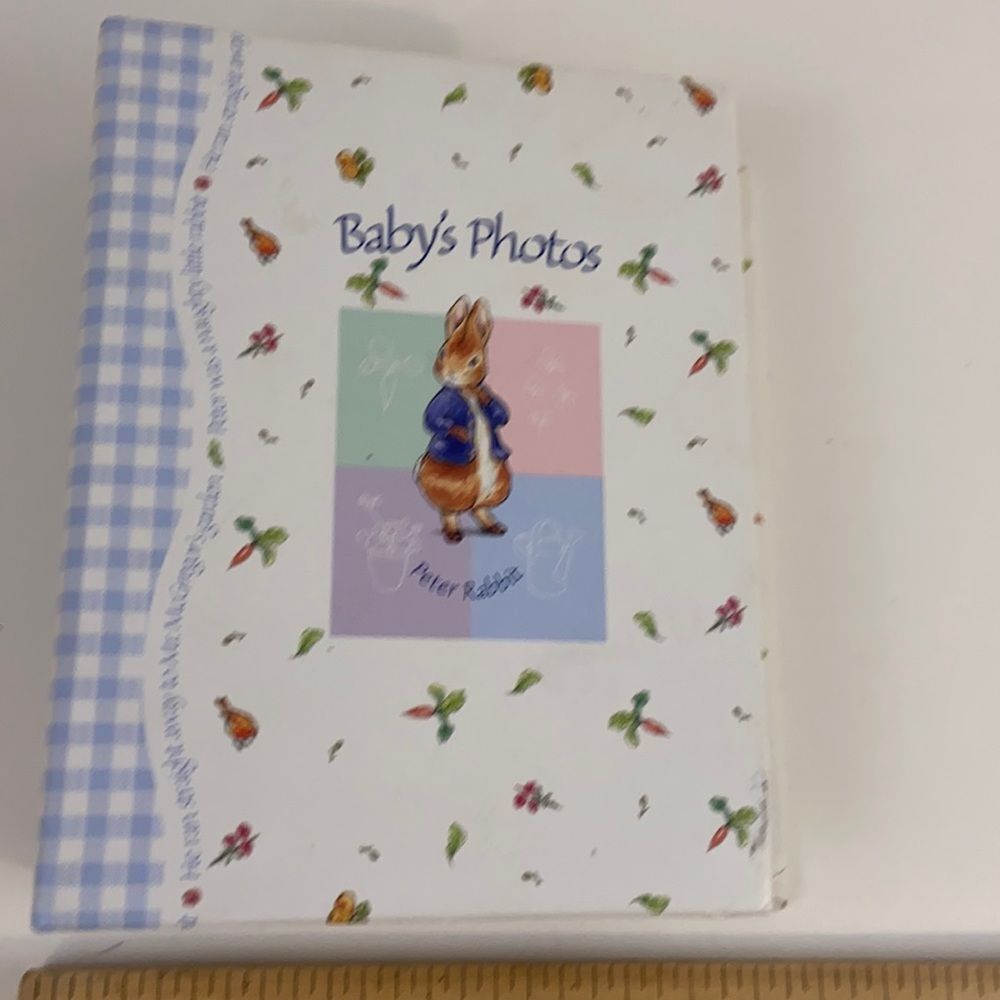 Mini photo album‎ Peter rabbit 5”x6.5” vintage 2002